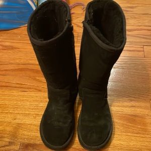 Black ugg boots